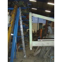Column-mounted slewing crane ± 250 kg;  ± 270°